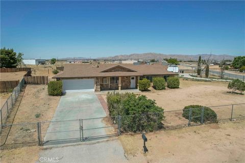 Photo of 22574 Powhatan RD, Apple Valley, CA 92308 (MLS # HD26099987)