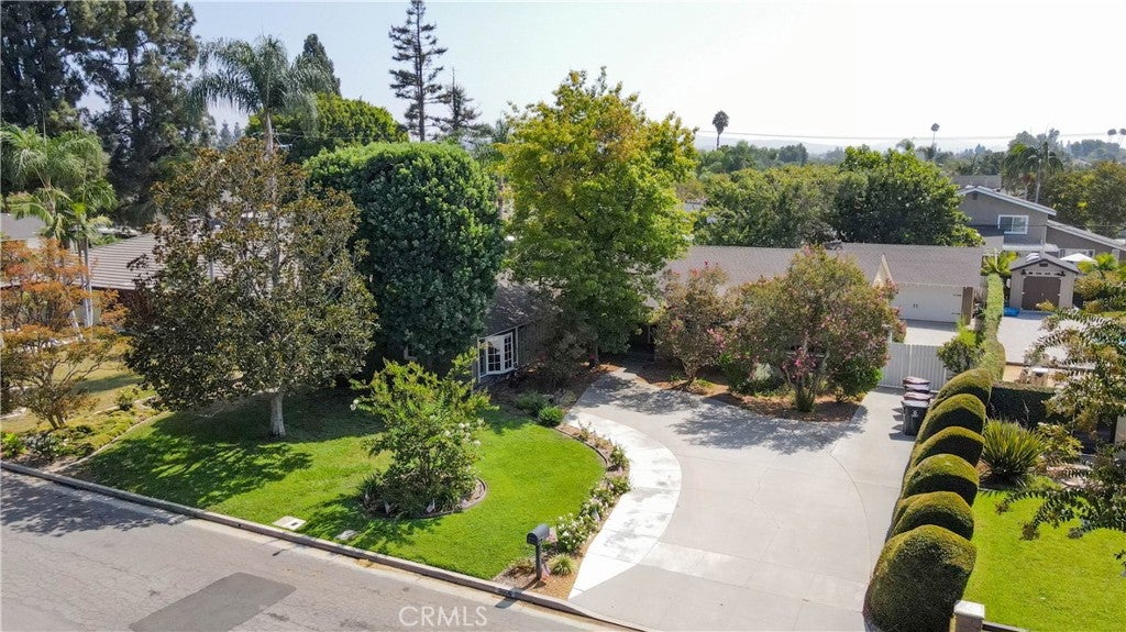 3806 Rosehedge