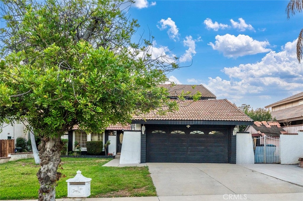 1527 Fairwood Way
