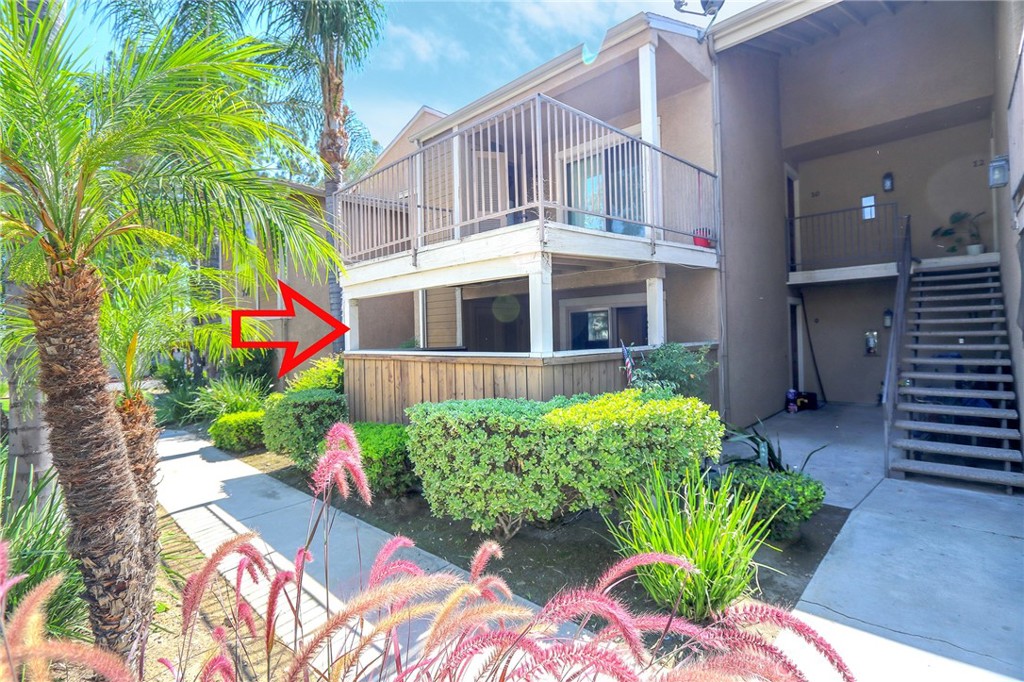 Home Sweet Home Located Gated community , Private Enclosed patio. Ground Floor unit no stairs to climb. Laundry closet for stackable . Community pool ., BBQ Area. Recreation room with pool table and Lounge area. Closed to the 10 & 60 Freeways. Must See !