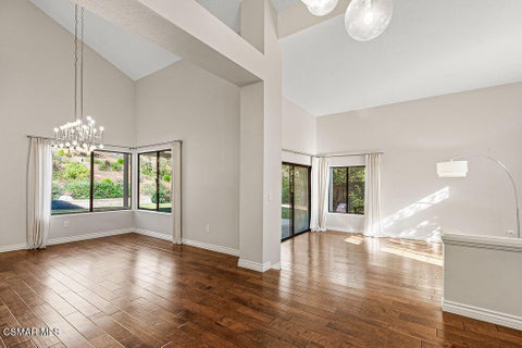 Tiny photo for 721 Sumter Court, Thousand Oaks, CA 91360 (MLS # 226005093)