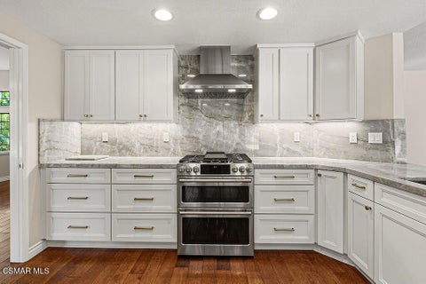 Tiny photo for 721 Sumter Court, Thousand Oaks, CA 91360 (MLS # 226005093)