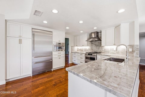 Tiny photo for 721 Sumter Court, Thousand Oaks, CA 91360 (MLS # 226005093)