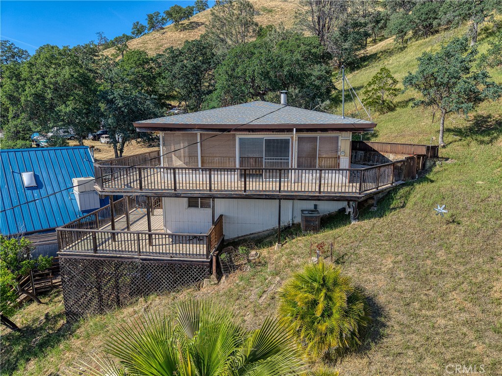 12805 Lakeshore Drive