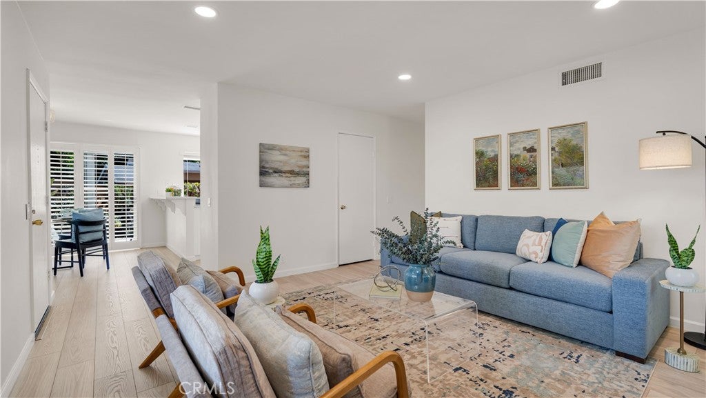 13 Hollowglen