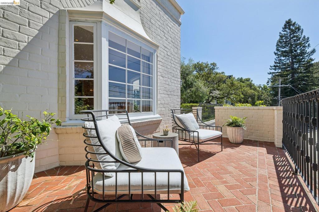 126 Woodland Way
