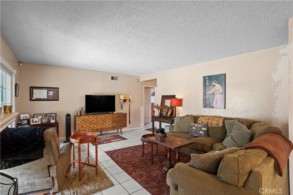 1005 N Dodsworth