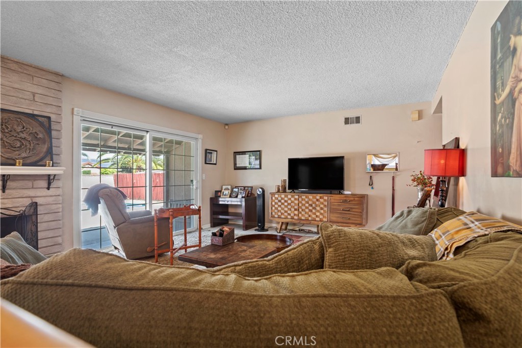 1005 N Dodsworth