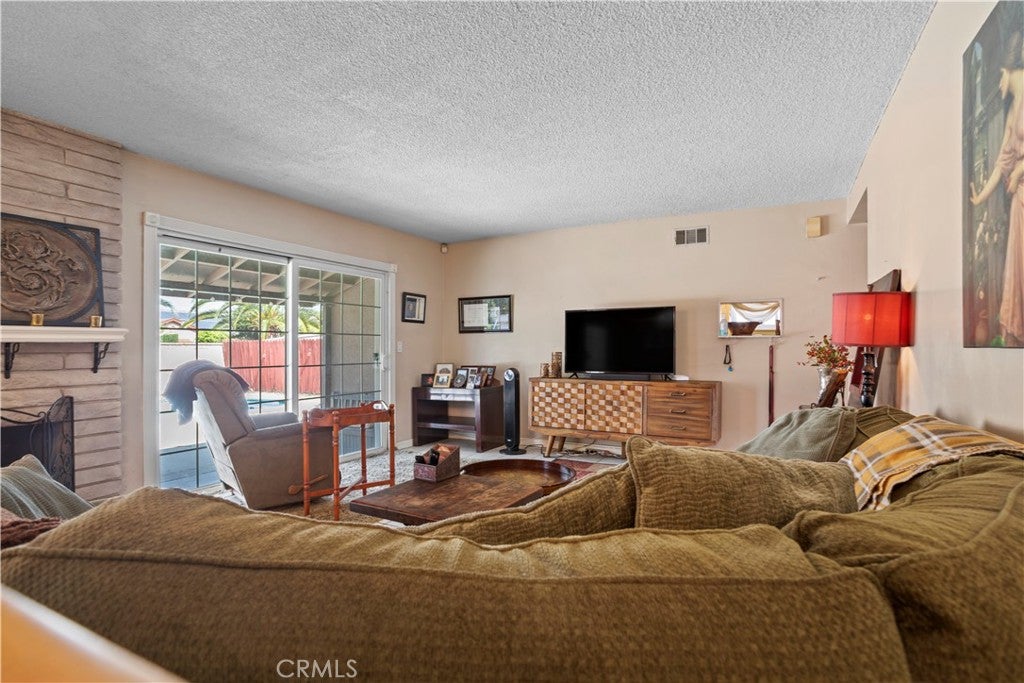 1005 N Dodsworth