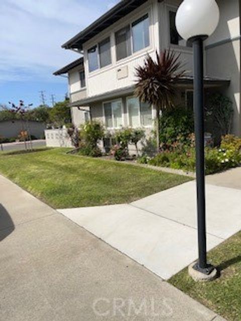 Photo of 1860 St. John Rd., M15-32C Rd, Seal Beach, CA 90740 (MLS # PW26087293)