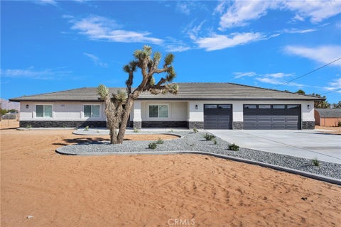 Photo of 15130 Dakota Road, Apple Valley, CA 92307 (MLS # HD26179282)