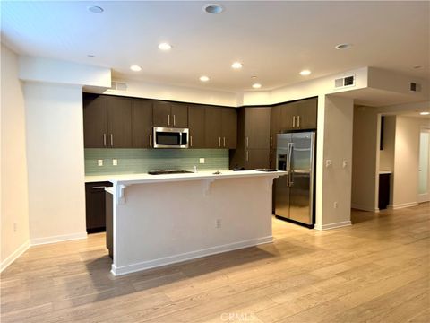 11912 Laurelwood 101 Studio City CA 91604