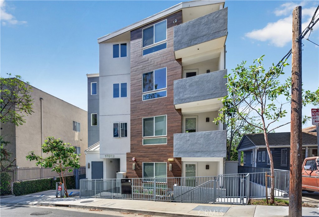 11912 Laurelwood 101