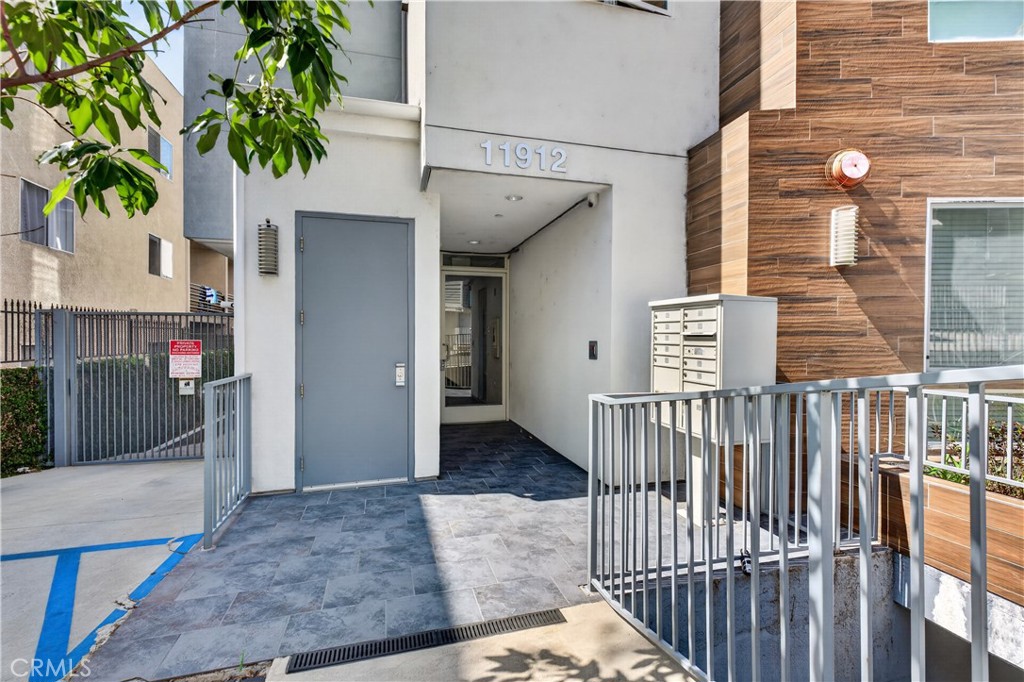 11912 Laurelwood 101