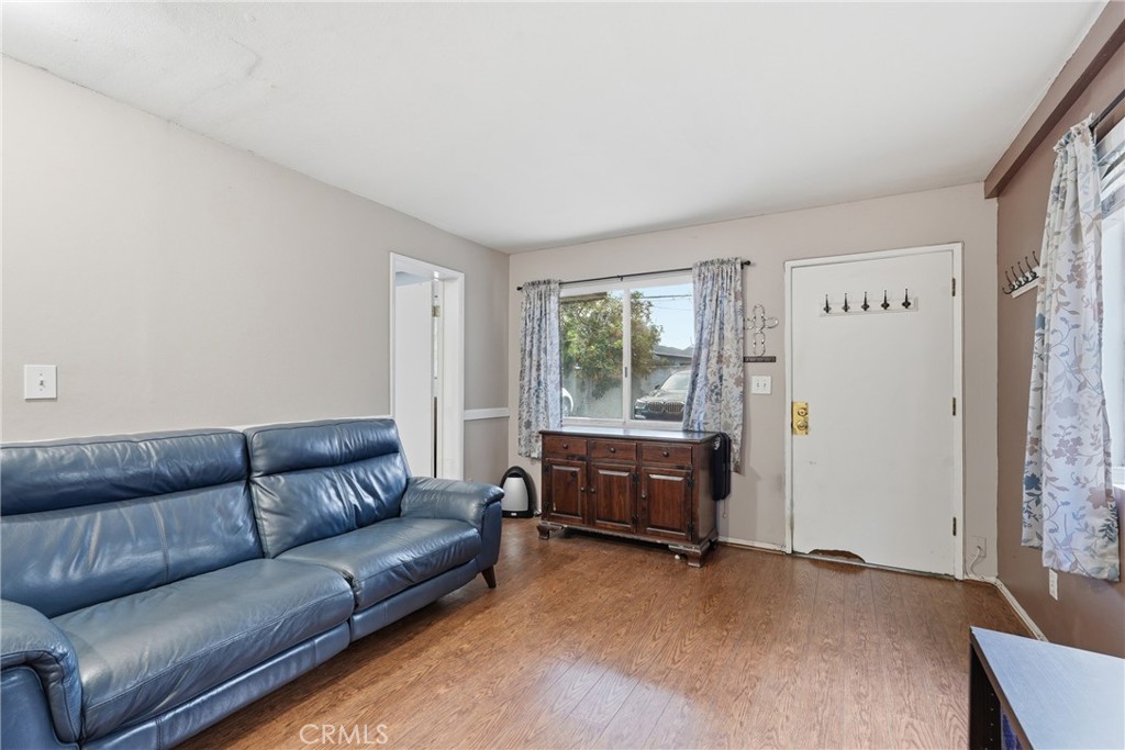 725 Coronado Ave 106