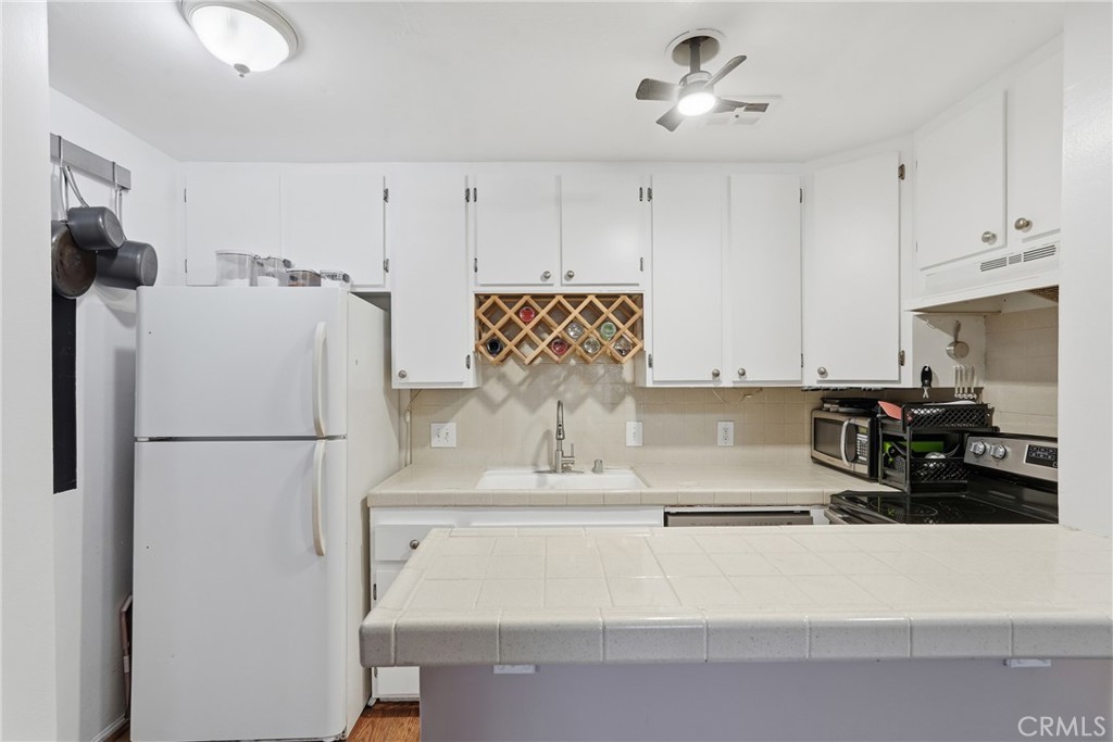725 Coronado Ave 106