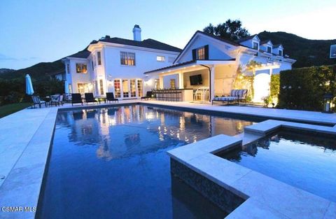 Photo of 616 W Stafford Road, Thousand Oaks, CA 91361 (MLS # 226001164)