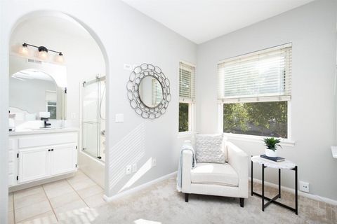 Tiny photo for 6283 Citracado CIR, Carlsbad, CA 92009 (MLS # 260013155SD)