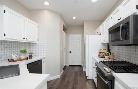 Tiny photo for 6283 Citracado CIR, Carlsbad, CA 92009 (MLS # 260013155SD)