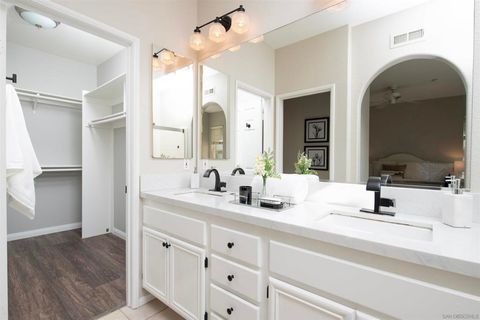 Tiny photo for 6283 Citracado CIR, Carlsbad, CA 92009 (MLS # 260013155SD)