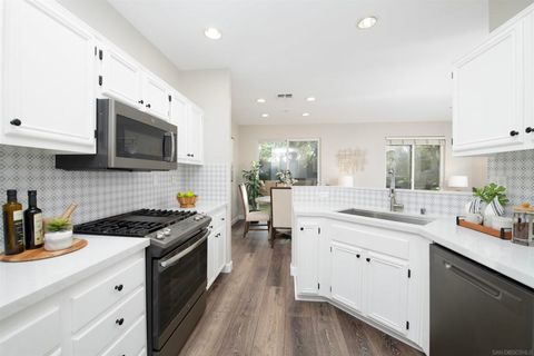 Tiny photo for 6283 Citracado CIR, Carlsbad, CA 92009 (MLS # 260013155SD)
