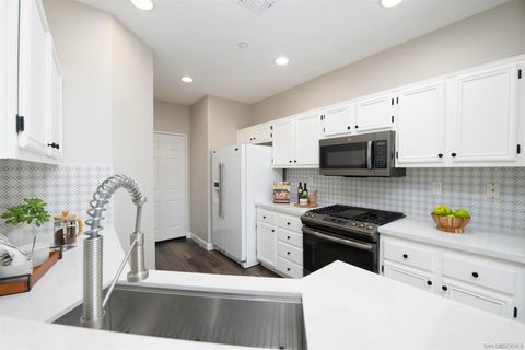 Tiny photo for 6283 Citracado CIR, Carlsbad, CA 92009 (MLS # 260013155SD)