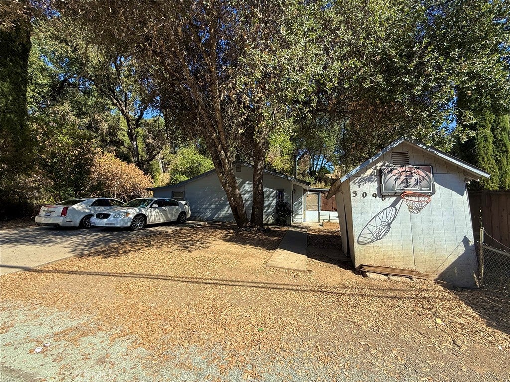 3096 Lakeview Drive