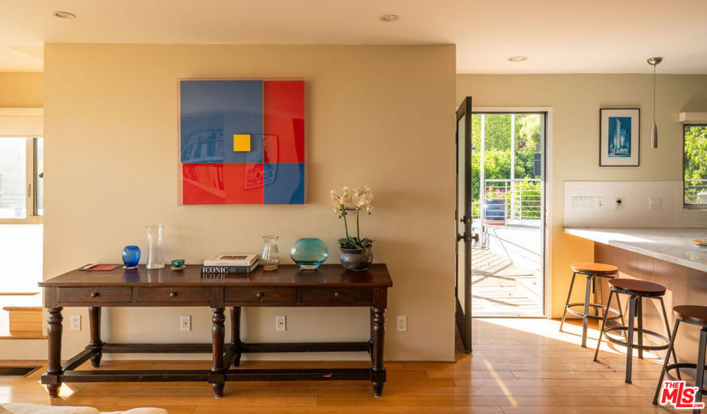 2158 Sunset Plaza Drive