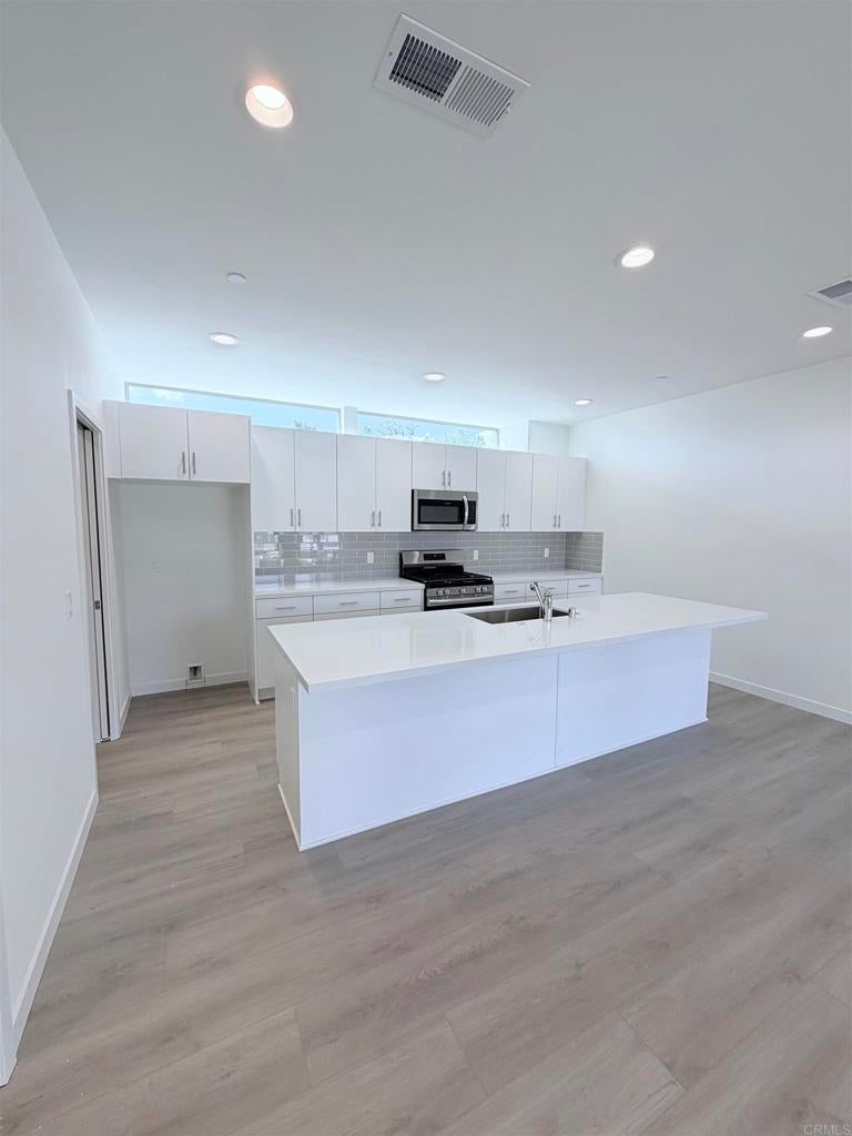 2244 Calle Chanate