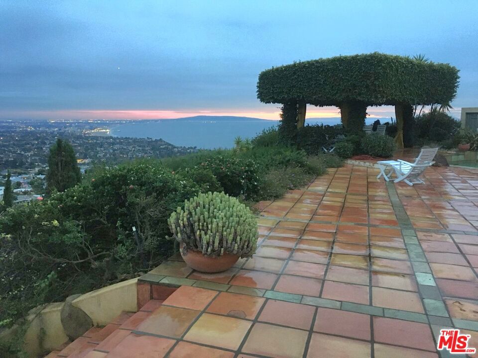 Photo of 1058 Vista Grande Drive, Pacific Palisades, CA 90272 (MLS # 26872765)