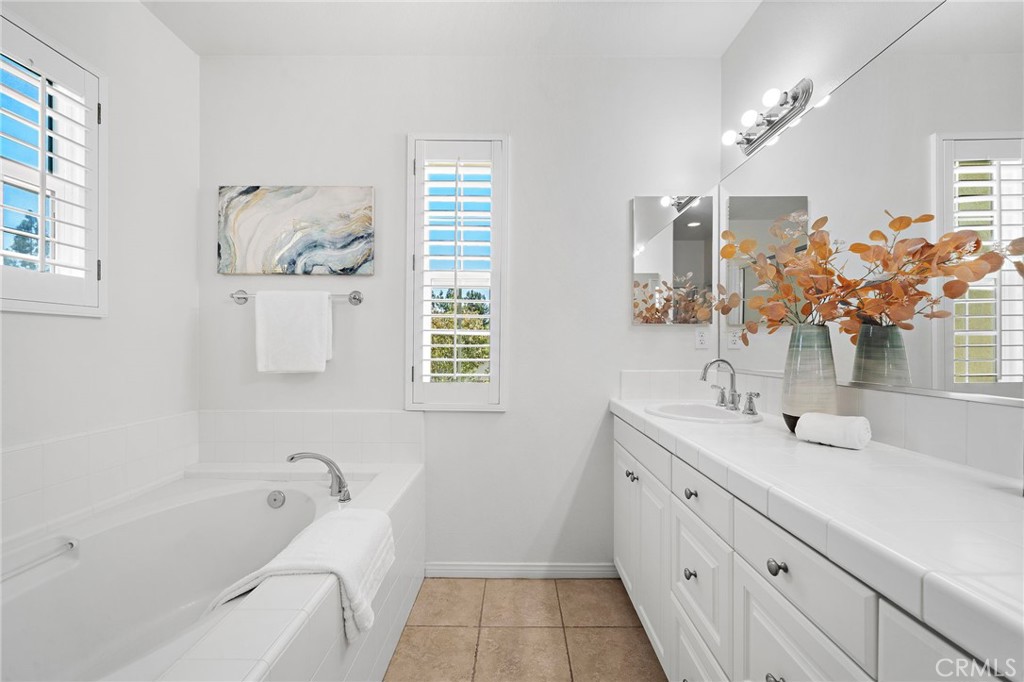 78 Shadywood, Irvine CA 92620 - Photo 9
