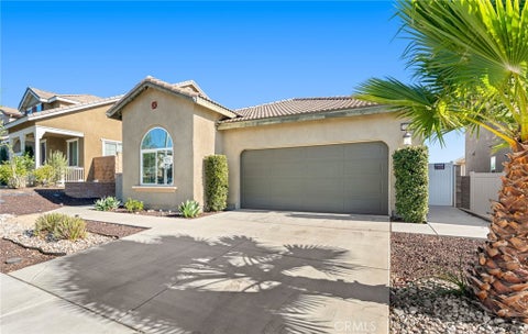 Photo of 31869 Straw Lily Dr, Murrieta, CA 92563 (MLS # SW26217585)