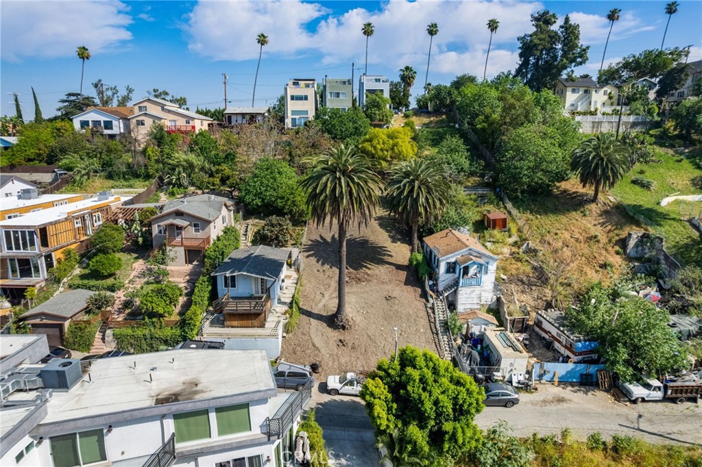 3310 Reynolds Avenue