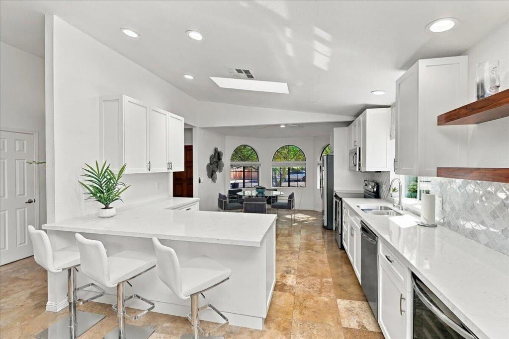 54205 Avenida Vallejo