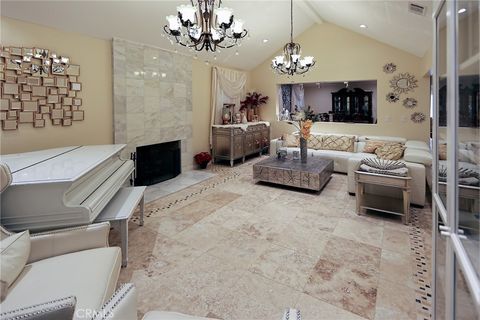 Photo of 16513 Moorpark Street, Encino, CA 91436 (MLS # SR25239231)