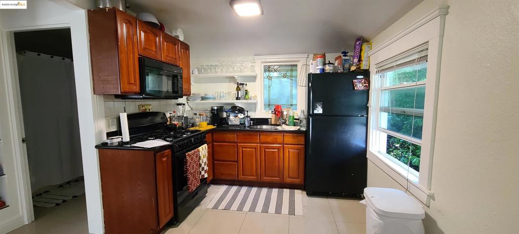 WEST OAK - Residential Income