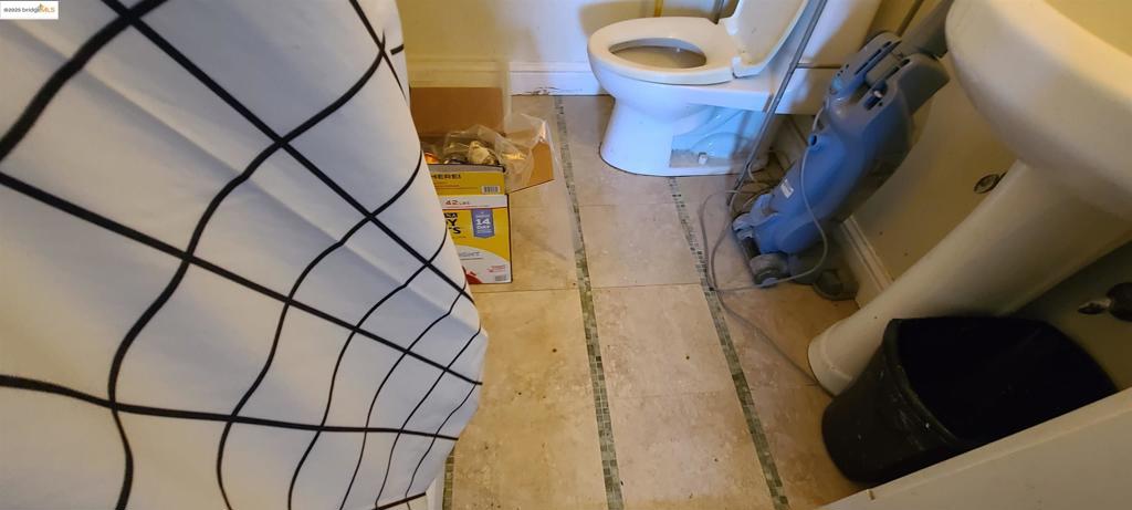 WEST OAK - Residential Income