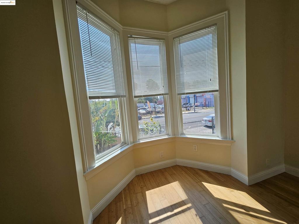 WEST OAK - Residential Income