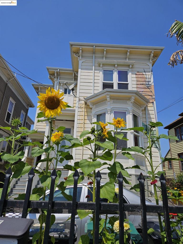 WEST OAK - Residential Income