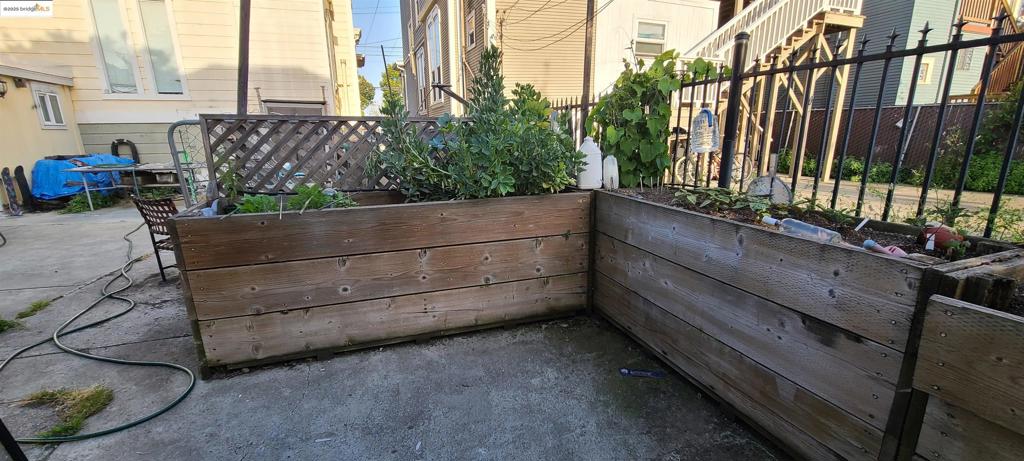 WEST OAK - Residential Income