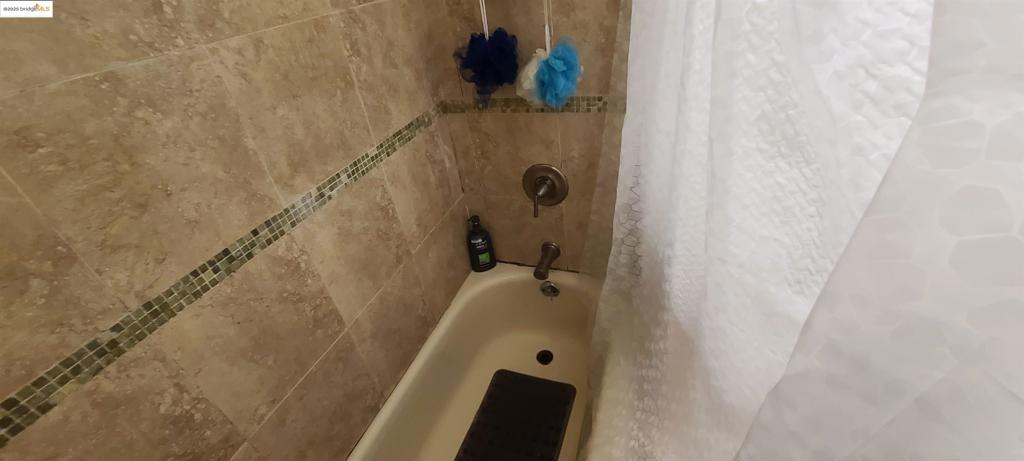 WEST OAK - Residential Income