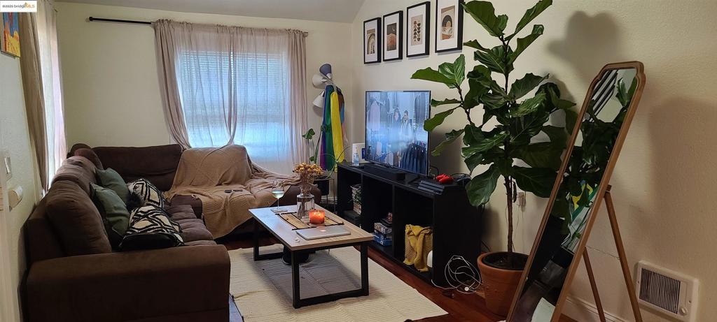 WEST OAK - Residential Income