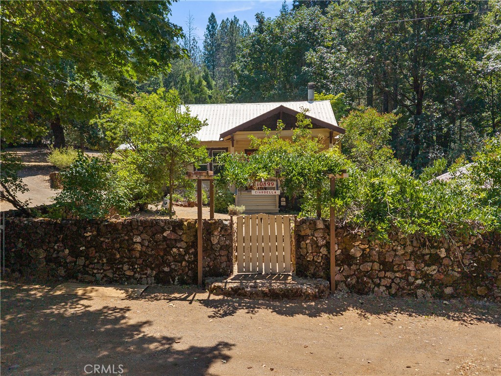 10899 Highway 175