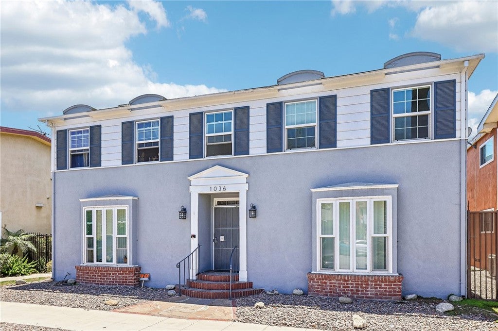1036 E 2nd Street 11
