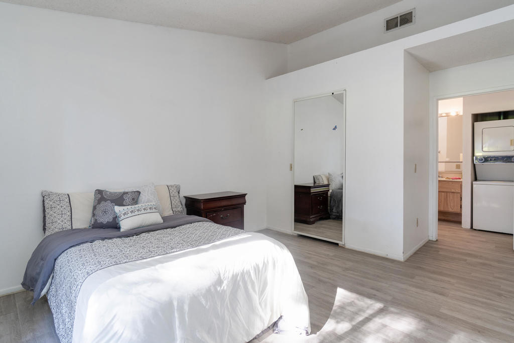 Royal Palms Condos - Residential Lease