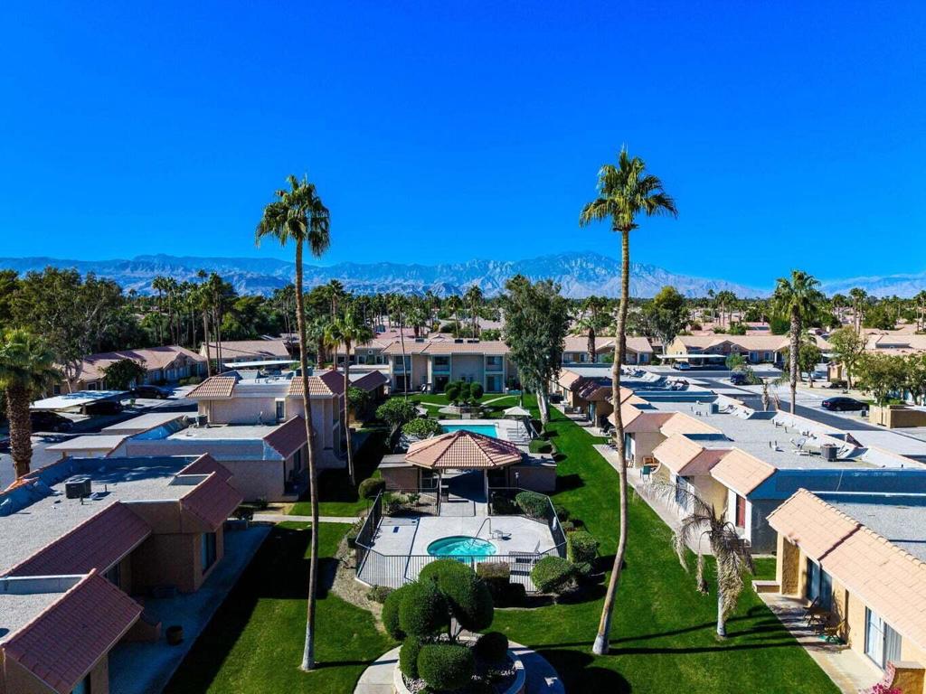 Royal Palms Condos - Residential Lease