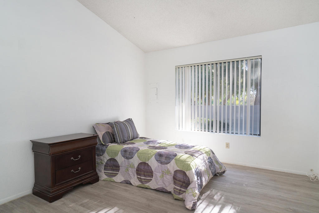 Royal Palms Condos - Residential Lease