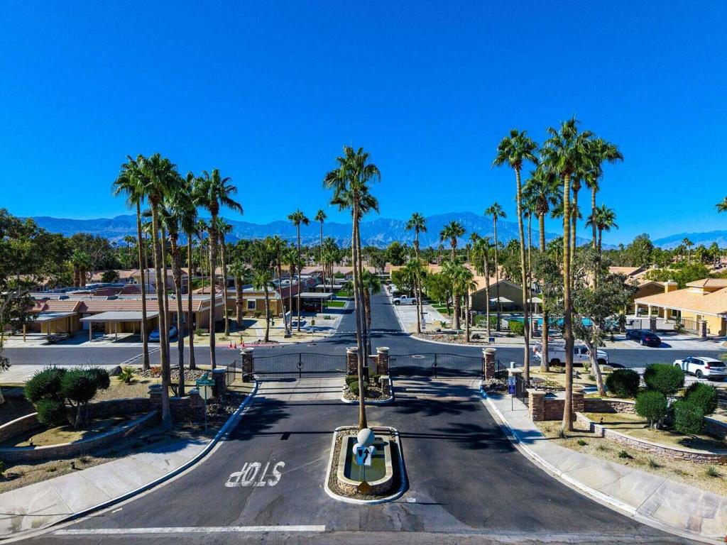 Royal Palms Condos - Residential Lease