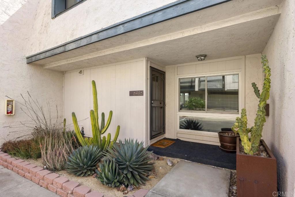 6986 Caminito Perico