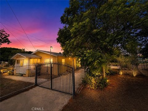 Photo of 7682 Victoria Avenue, Highland, CA 92346 (MLS # CV26098387)